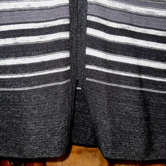 T by Talbots Women's Soft Top Tunic Gray Striped Knit Drawstring Cowl Neck Sz M - Picture 4 of 6